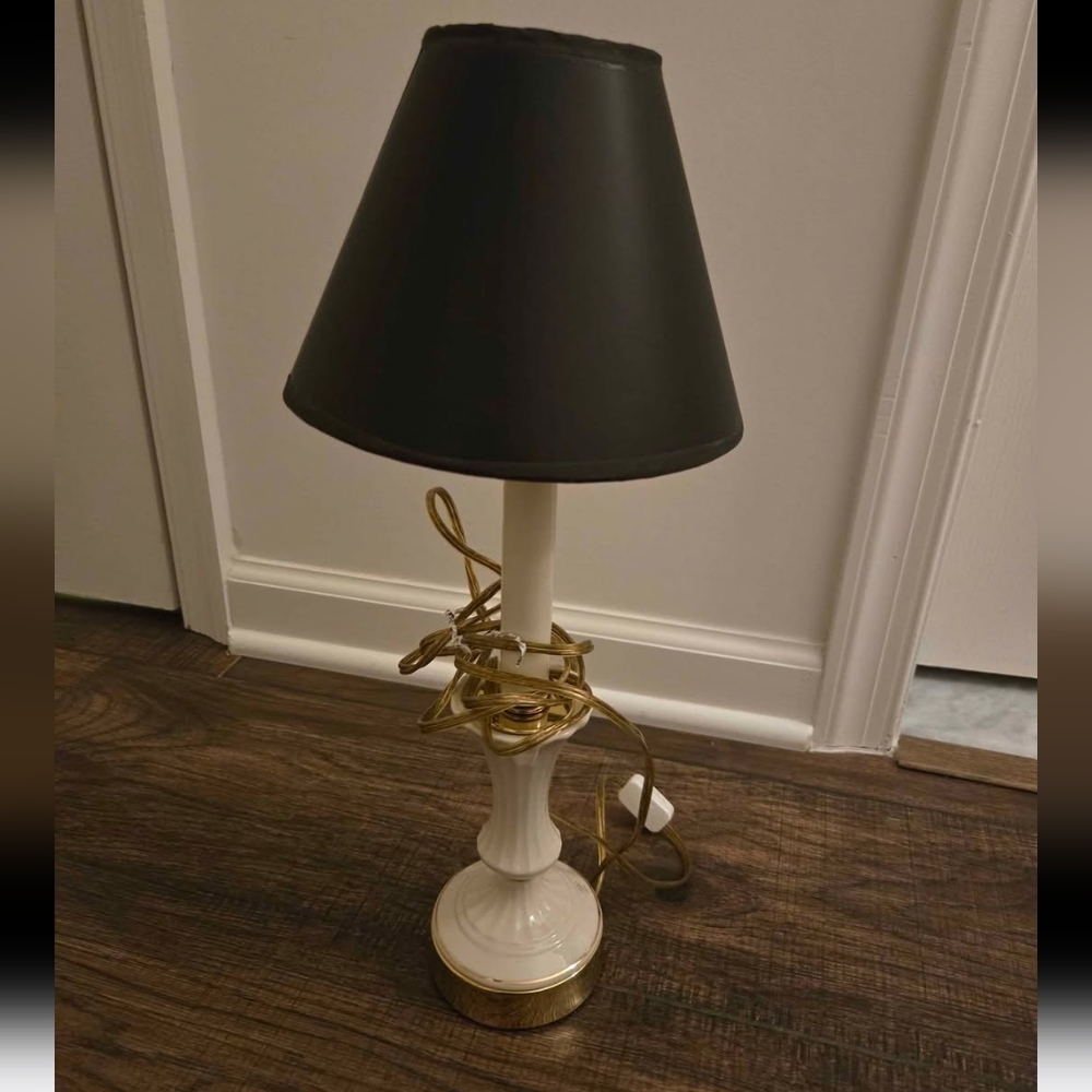Lenox table lamp - Picture 2 of 3